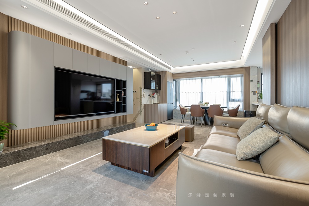 特發(fā)天鵝湖畔花園140m2現(xiàn)代簡(jiǎn)約